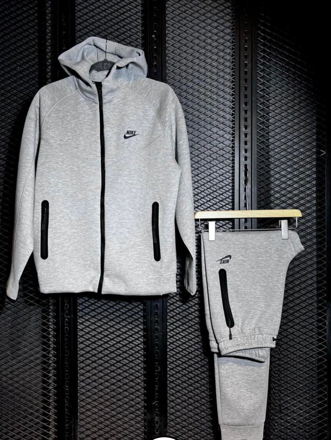 Nike Tech Fleece Grey